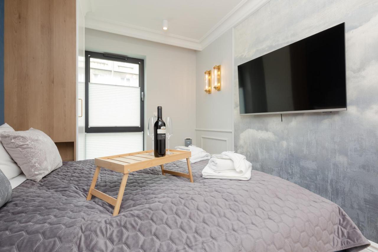 Moderna Central Luxury Apartment With Parking In Gdynia By Noclegi Renters Bagian luar foto